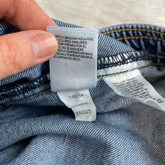 Lucky Brand Pull On Patch Pocket Wide-Leg Denim Jeans - Picture 7 of 16